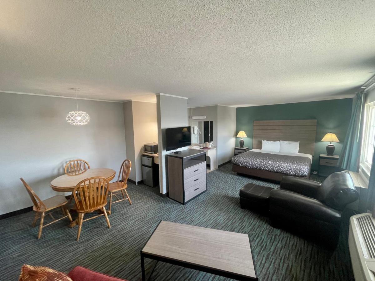 Countryside Inn & Suites Omaha East-Council Bluffs Ia Esterno foto